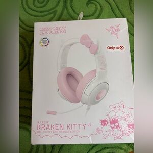 Razer Kraken Kitty V2 Hello Kitty and Friends Edition gaming headset,